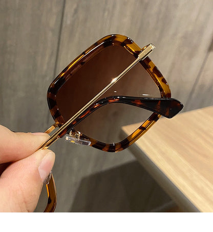 نظارة شمسية ريترو بإطار كبير مربع بني اللون مربع للنساء