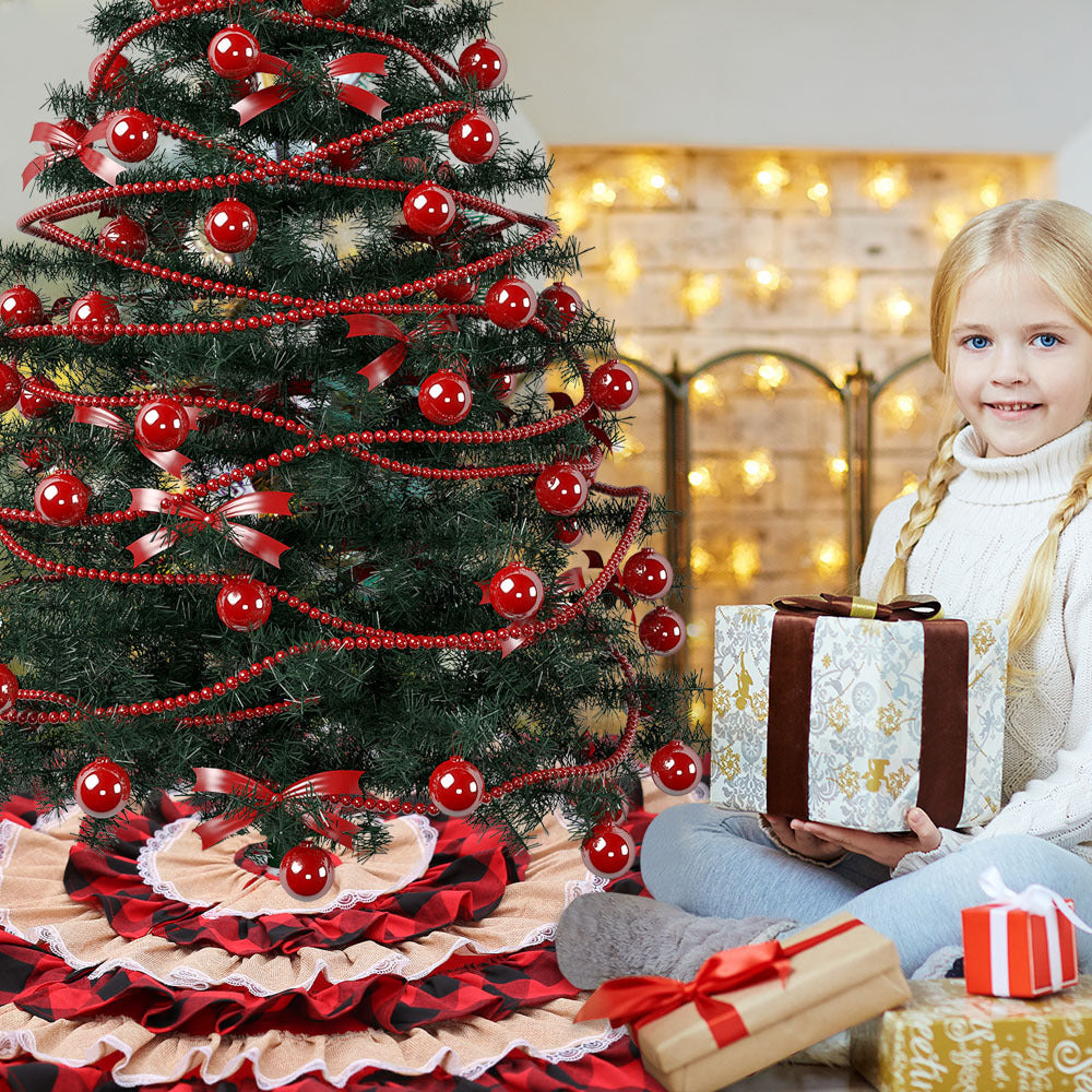 تنورة شجرة عيد الميلاد المصنوعة من الكتان المطوي على شجرة عيد الميلاد