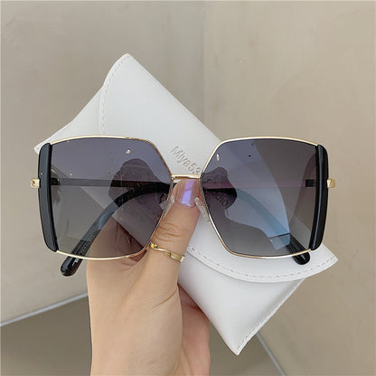 نظارات شمسية جديدة مزدوجة الحاجبين للنساء